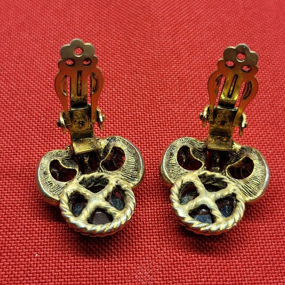 Vintage Gold Tone Green and Blue Rhinestones Clip Earrings - Picture 6 of 9